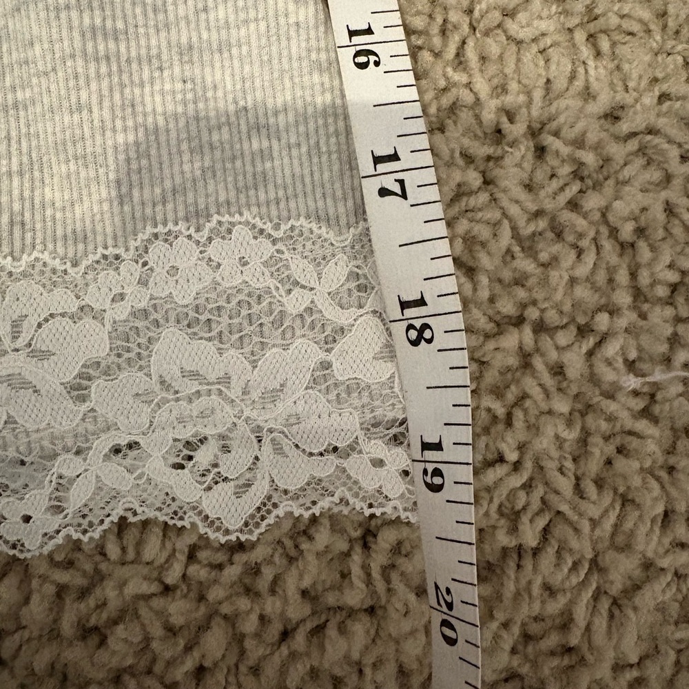 Hollister Gray Lace Trim Cami - Picture 5 of 6